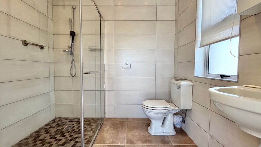 2 Bedroom Property for Sale in Somerset Lakes Western Cape